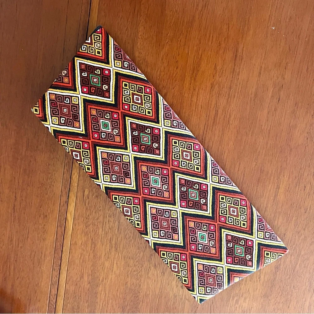 Pineda Covalin Clutch Geometric Patterned - Picture 10 of 12
